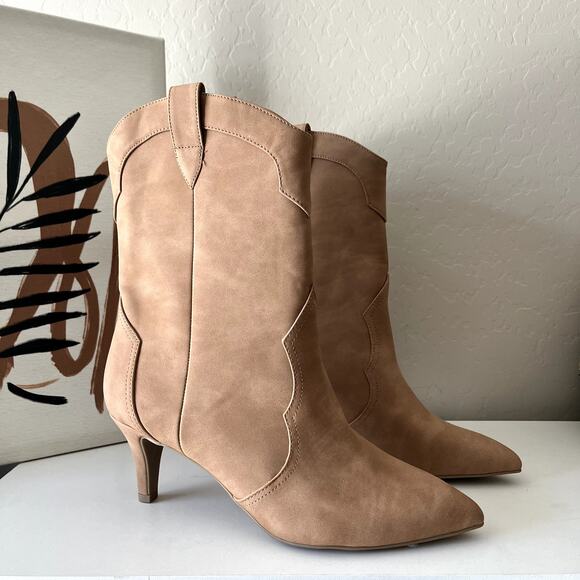 DV Dolce Vita Andres Tan Faux Leather Heeled Western Booties Size 9 - Picture 3 of 8